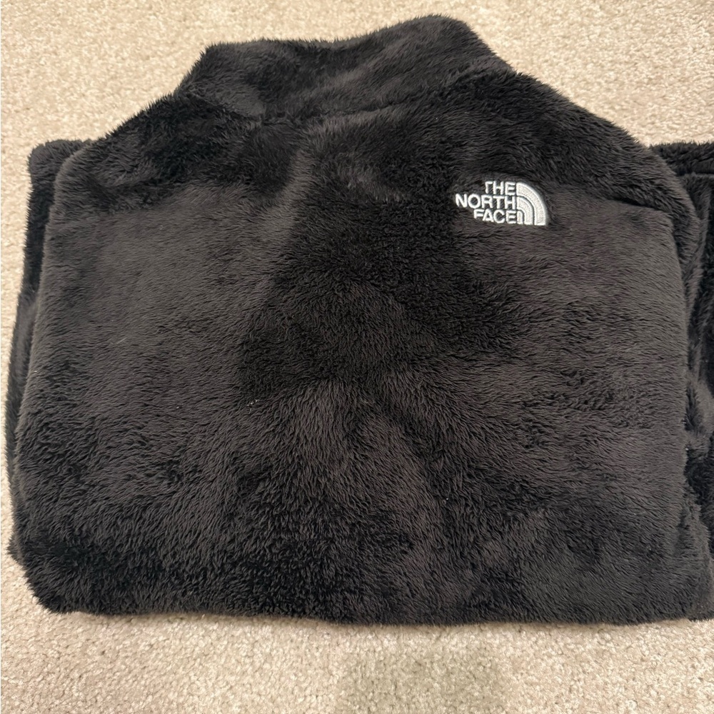 The North Face Plush Black Jacket - Picture 2 of 3